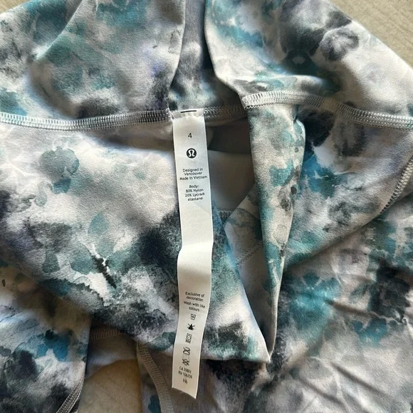 Lululemon Align Short 8"
Kaleidofloral Multi - Picture 5 of 9